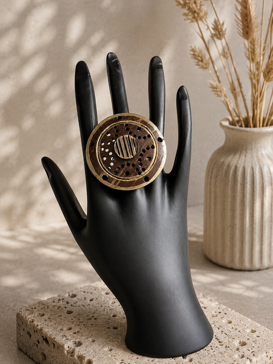 Jazzlyn Coco Shell Finger Ring