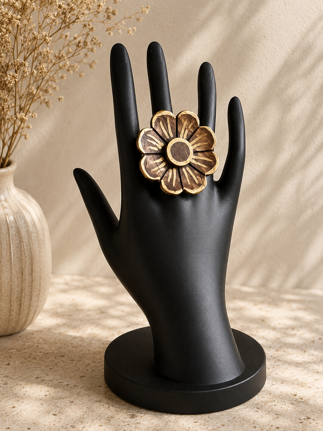 Sana Coco Shell Finger Ring
