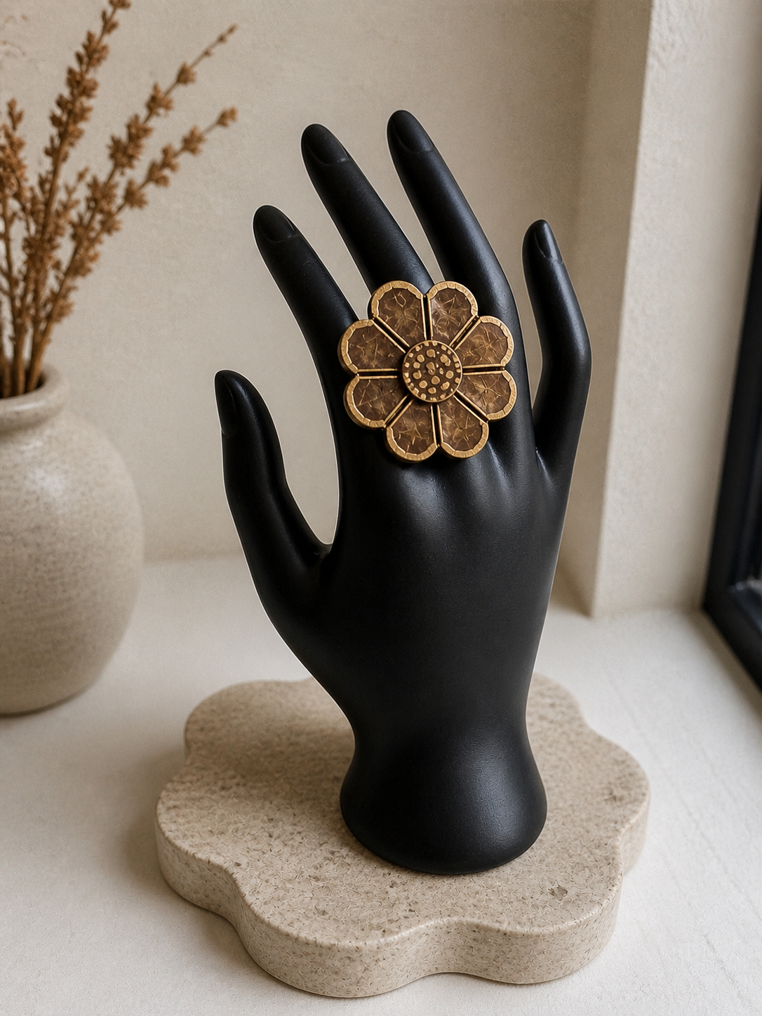 Freya Coco Shell Finger Ring